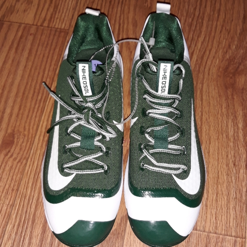NWOT Nike Air Max Baseball metal cleats